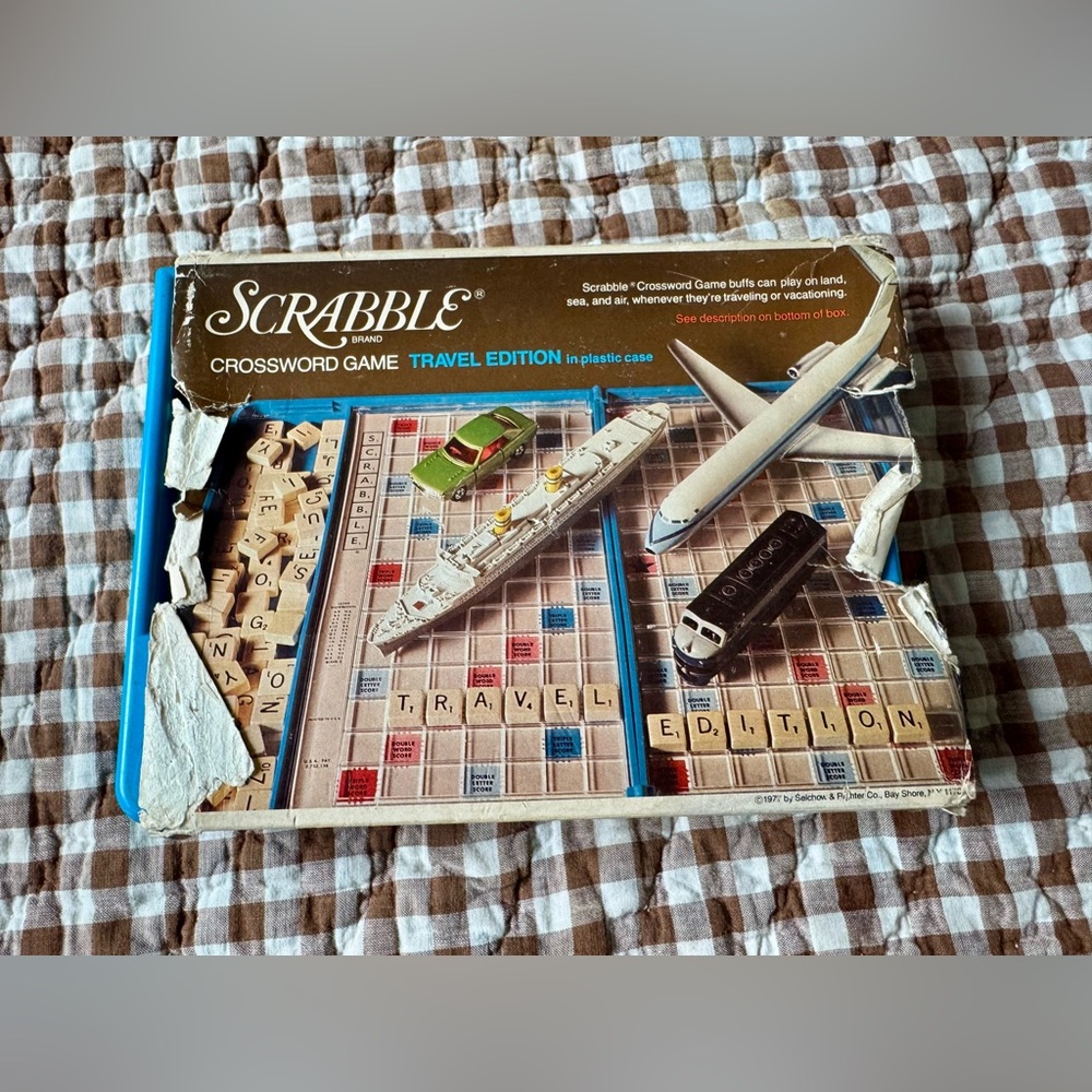 Vintage Scrabble Travel Edition 1977 Plastic Case Crossword Game EUC hard case